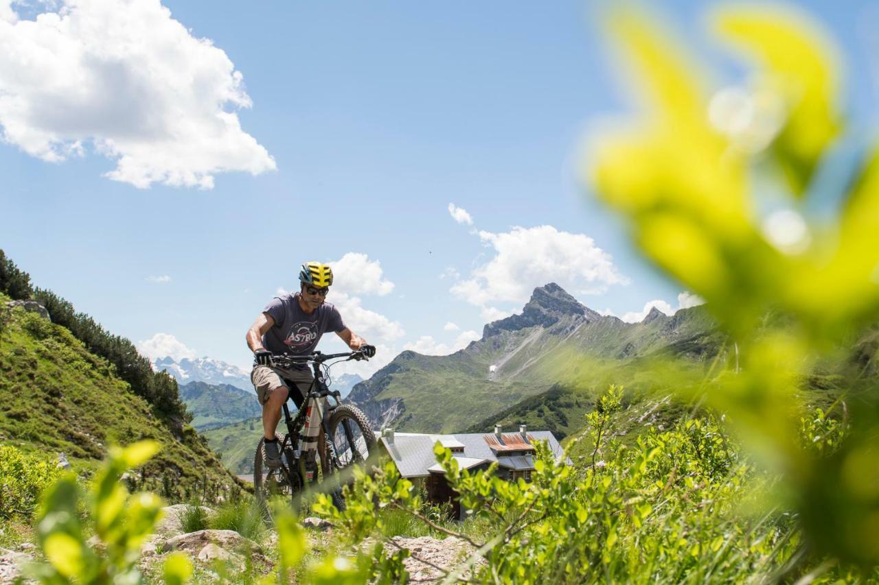Haus Bazigg Leilighet Klosterle am Arlberg Eksteriør bilde